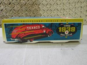 lot 33 image: (C-4) Vintage Ertl Metal Die Cast T...