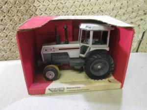 lot 35 image: (BSB) Vintage WFE White Farm Equipm...