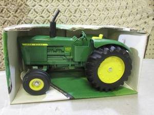 lot 38 image: (C-4) Vintage Ertl Metal Die Cast J...