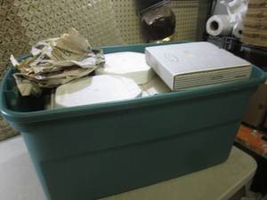 lot 50 image: (EW5) Large Tote Full of 25 Assorte...