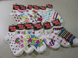 lot 59 image: (BSB) 12 Pair Ladies Ankle Socks Ne...