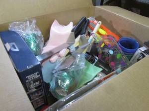 lot 125 image: (A-3) Big Box Full of Misc Kitchen ...