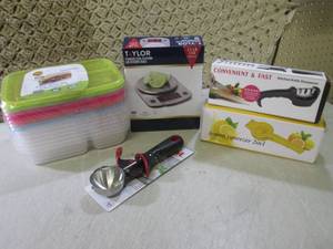 lot 132 image: (BSB) Misc Kitchen 7-Pack Food Cont...
