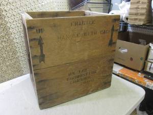 lot 153 image: (EW5) Vintage Wood Crate US 12 Com...