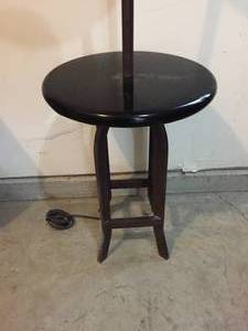 Metal Floor Lamp w Table Feature