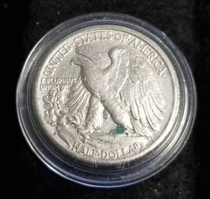 1943-S WALKING LIBERTY HALF DOLLAR IN AIRTITE
