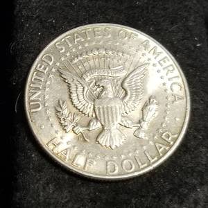 1964 KENNEDY HALF DOLLAR 90% SILVER