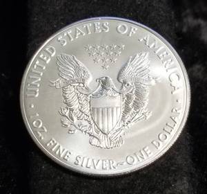 2017 AMERICAN SILVER EAGLE 1 TROY OZ. .999 FINE SILVER DOLLAR