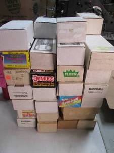 Large lot of EMPTY baseball trading...