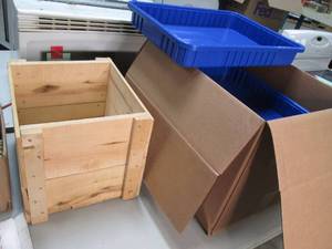 Box of large Plastic Global Industr...