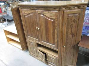 Solid Wood Entertainment Center Con...