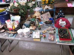 HUGE home dcor lot Deorate every...