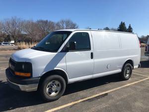 2013 CHEVY EXPRESS 3500 CARGO VAN - 4.8 L VORTEC - TONS OF STORAGE - NICE VAN #(1636)