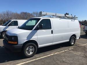 2013 CHEVY EXPRESS 3500 CARGO VAN - 6.0 L VORTEC - LADDER RACK - NICE VAN #(13004)