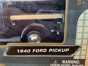 lot 4 image: 1940 Ford Pickup 124 Brand New