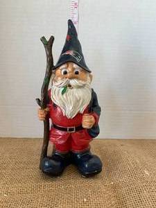 lot 16 image: 9 New England Patriots Gnome New