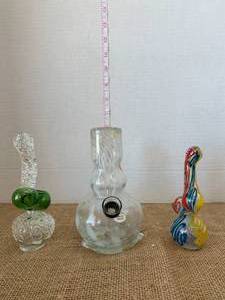 lot 20 image: Glass Tobacco Smoking Products New