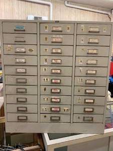 lot 31 image: Metal Draws Cabinet 31 Wide x 33 Tall x 12 Deep