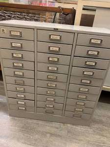 lot 33 image: Metal Draws Cabinet 31 Wide x 33 Tall x 12 Deep