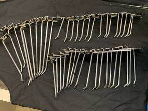 lot 34 image: Peg Hooks Silver  Count 44