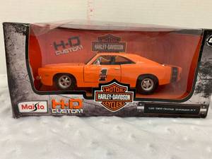 lot 64 image: 1969 Dodge Charger  Scale 125 Brand New