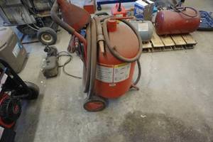 Clark Model SB90101A 20 Gallon Pressure Feed Sand Blasting Pot