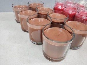 lot 28 image: 20 New Soy-Blend Candles
