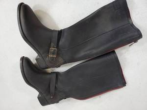 lot 13 image: Size 8 Hunter Brand Boots
