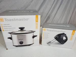 lot 22 image: New Slow Cooker and Handheld Mixer
