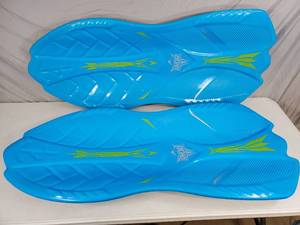 lot 23 image: 2 New High End Snow Sleds