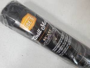 lot 33 image: New Oklahoma Joes 80 x 40 Heavy Duty Grill Mat