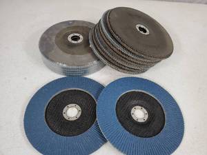 lot 34 image: Qty 14 New 7 inch Flap Wheel Grinding Discs
