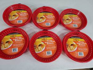 lot 86 image: 20 New Plastic Paper Plate Holders