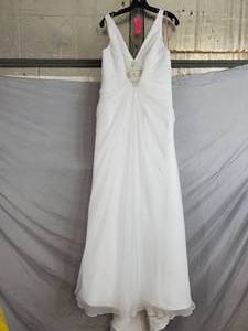 lot 97 image: Eden Bridal Wedding Dress