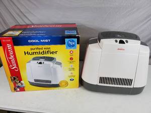 lot 100 image: Sunbeam Purified Mist Humidifier