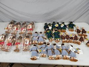 lot 105 image: 32 New Bean Bag Bible Friends Characters
