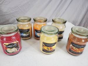 lot 125 image: 6 New Candlelite Candles