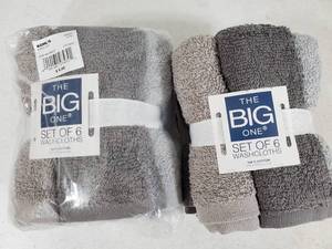 lot 154 image: 12 New Cotton Wash Cloths