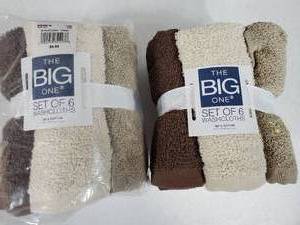 lot 168 image: 12 New Cotton Wash Cloths