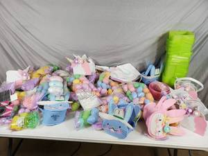 lot 41A image: Large Lot of New Easter Items