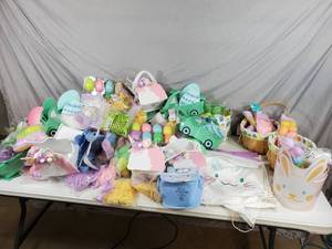 lot 61A image: Large Lot of Easter Items