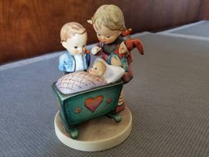 lot 63 image: Hummel Blessed Event figurine, No. 333