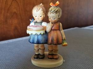 lot 70 image: Hummel Happy Birthday figurine, No. 1760