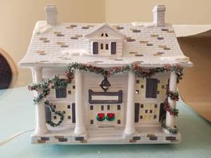 lot 2 image: Snow Village Cumberland No. 5024-5