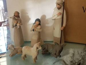 lot 12 image: Willow Tree Nativity No. 26005