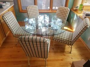 lot 30 image: 54 Round Glass Top Table with 5 Chairs