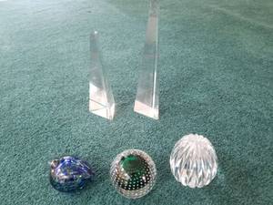 lot 37 image: Glass Paperweights and Prisms