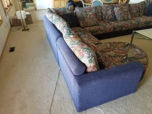 lot 41 image: 5 Piece Sectional by Carter