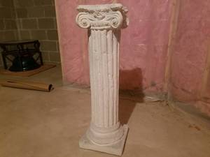 lot 51 image: Classical Column