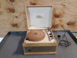 lot 125 image: Vintage Symphonic Record Player